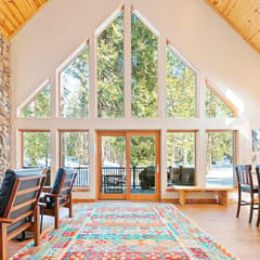 Oso Lodge - Ping-Pong, Deck & EV Charger