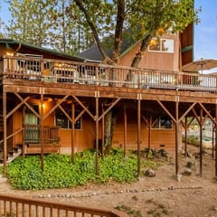 Bass Lake Lodge - Lake Views, Sleeps 16, Dogs OK
