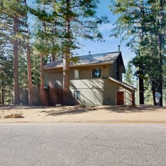Vernal Vista - Inside Yosemite, Deck & Views