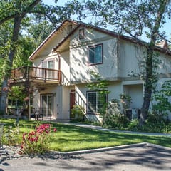 Willard Lake House - Heated Pool, Hot Tub & Views